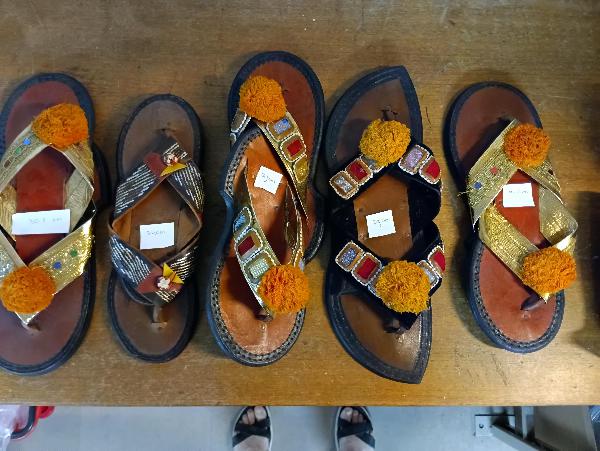 Sandalen, Slippers Rubber, Volwassene, rijk versierd, Recycled diverse maten - Ghana