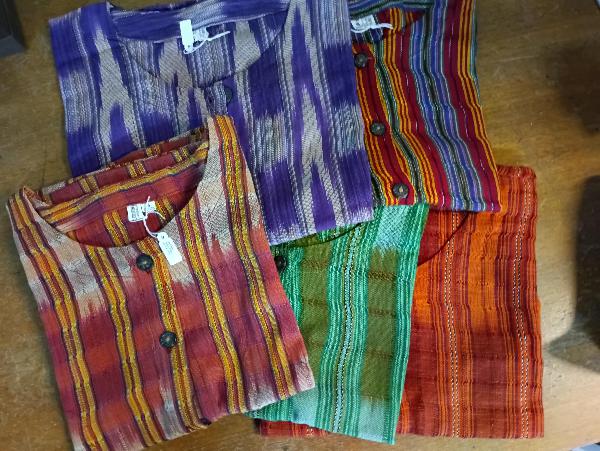 Blouse ikat Pedro, 60 cm kort, Korte mouw, Chichi - Guatemala