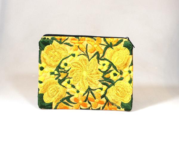 Etui met geborduurde bloemen 13 x 18 cm, MuLi - Guatemala