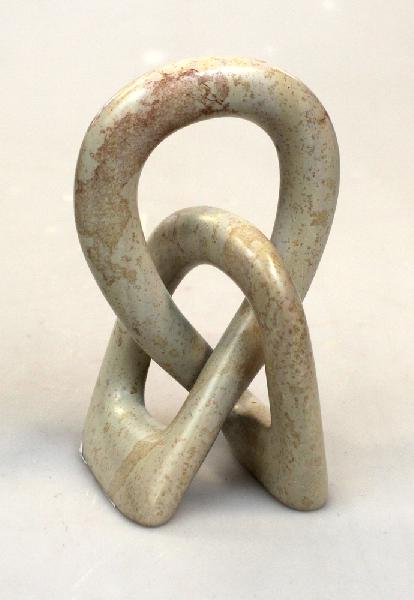 Beeld Vriendschap / Oneindige Knoop kisii (zeepsteen) 12cm wit - Kenya