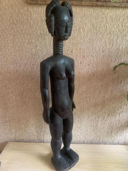 Fanti langhoofd, Vrouw, 4 haarstrengen, 100 x 14 x 25 cm, voetplankje - Ghana