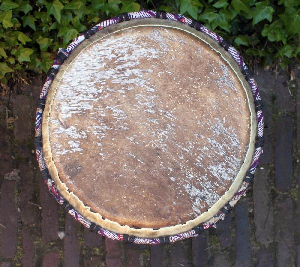 Djembe Bougrabou, ook Bou-gra-bou, Bugarabu - Ivoorkust