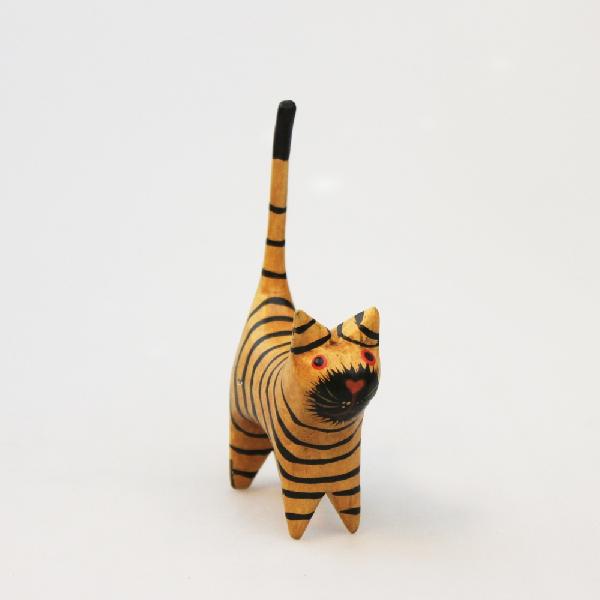 Dier Kat hout staart omhoog 12 cm - Bali-LW Indonesie