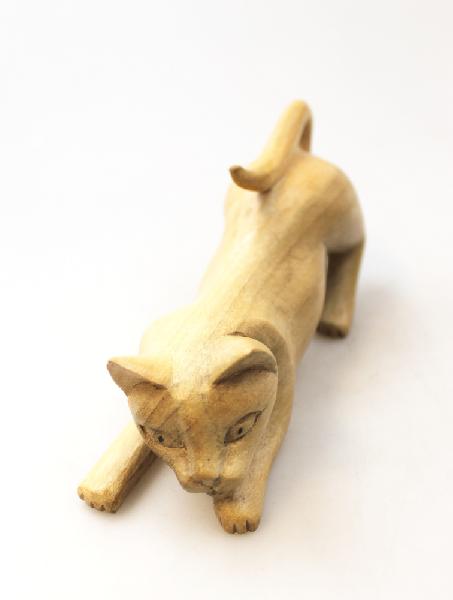 Dier Kat hout, strekkend 15 cm - Bali-LW Indonesie