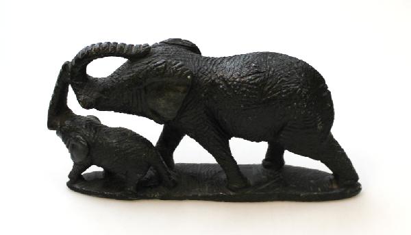 Olifant + Jong Serpentijn, 12 cm hoog, 20-22 cm lang - Zimbabwe