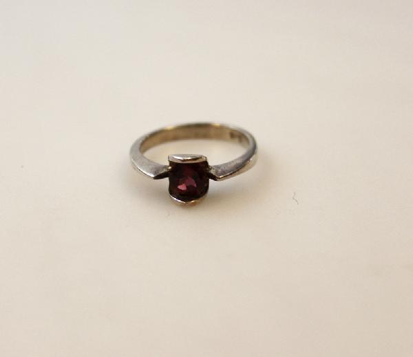 Ring Granaat (plm maat 16 en 17) / blauw Topaas of paars Amethyst (plm maat 15,5 en 16) - Sri Lanka