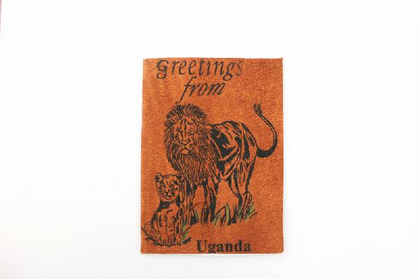 Wenskaart boomschors, boombast, met dierfiguren - Uganda